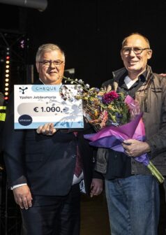 Nijmeegse wijkagent zorgmijders winnaar van de Ypsilon Jubileumprijs